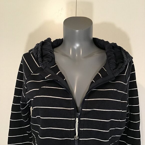 Lululemon Movement Jacket Size 8 - Picture 2 of 15